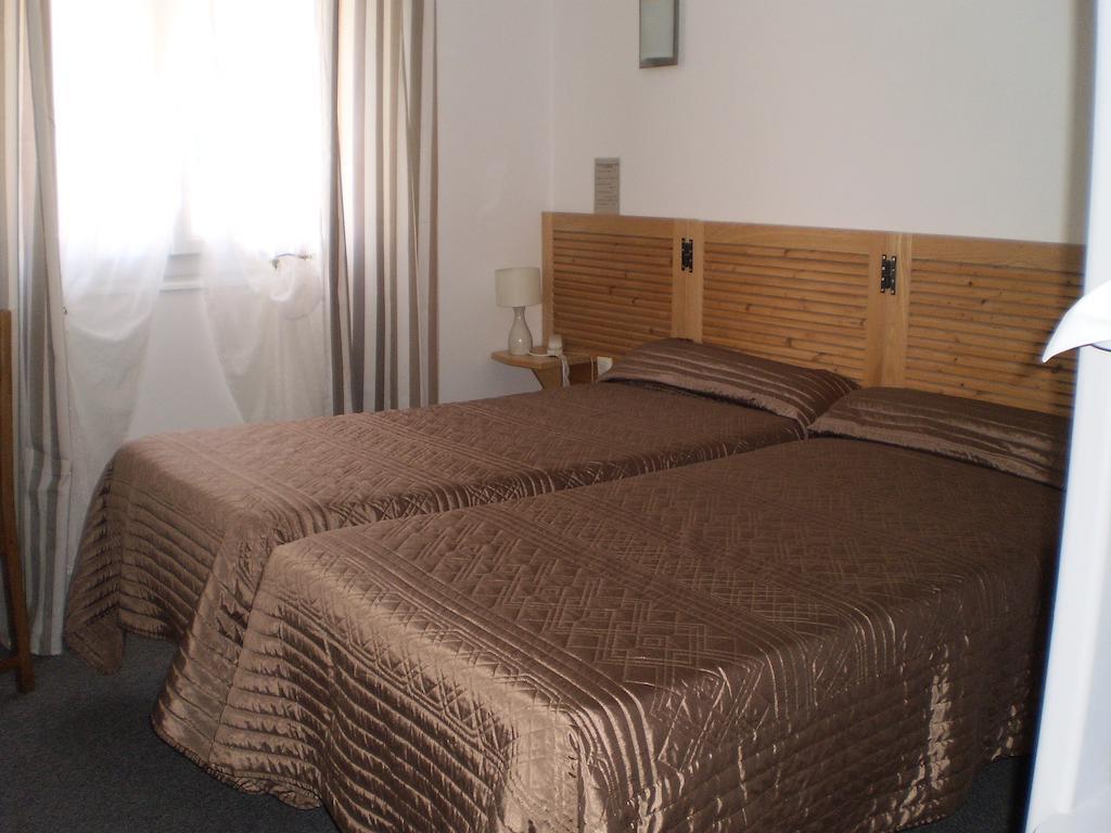 Hotel L Ander Saint-Flour  Phòng bức ảnh