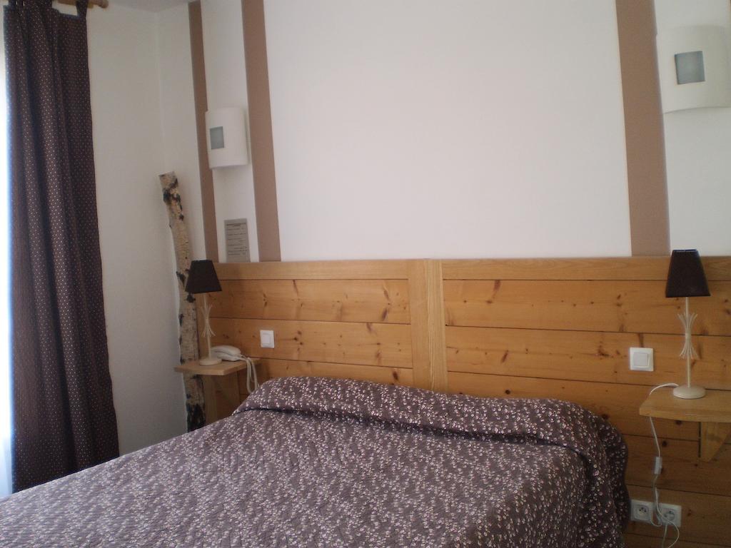 Hotel L Ander Saint-Flour  Phòng bức ảnh