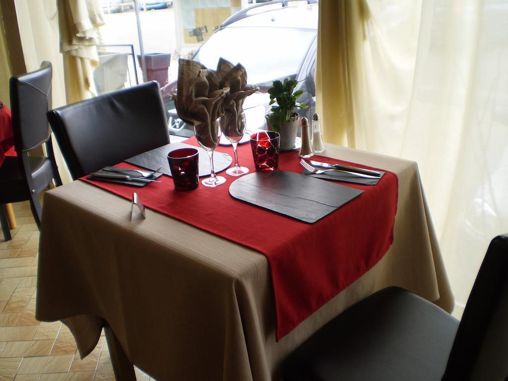 Hotel L Ander Saint-Flour  Phòng bức ảnh